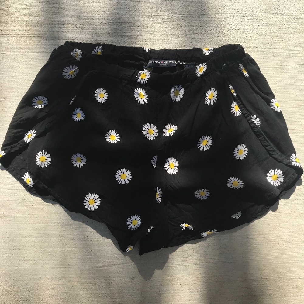 Brandy Melville Shorts 🌻